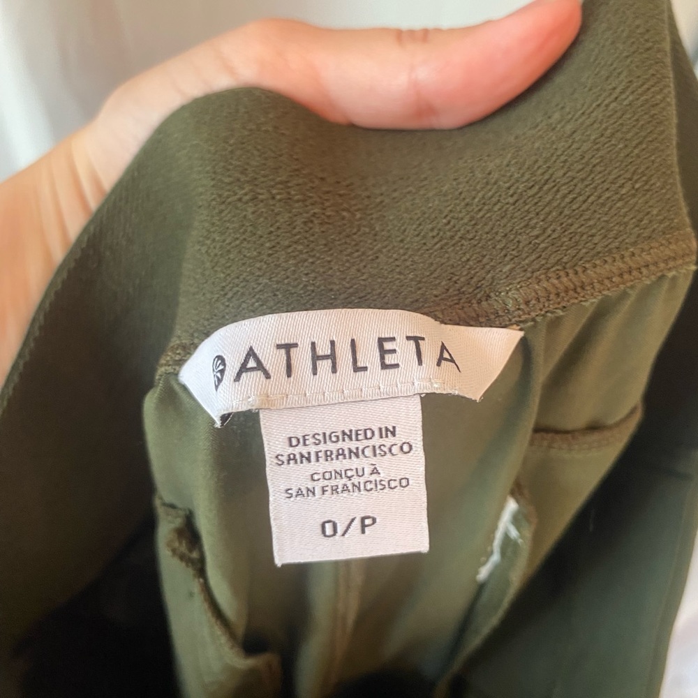 ❌SOLD❌ ATHLETA OLIVE GREEN JOGGERS SIZE 0 - Picture 4 of 5
